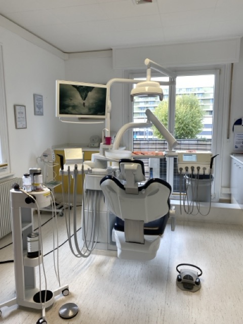 Salle de soins dentiste du cabinet dentaire à Bussigny