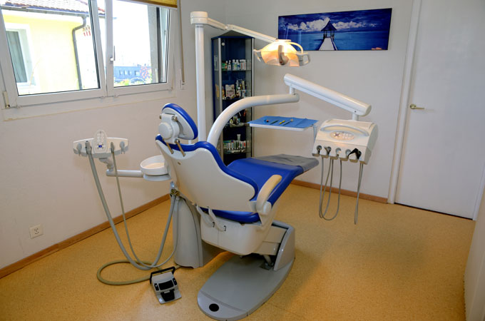 Salle de soins d'hygiène du cabinet dentaire à Bussigny
